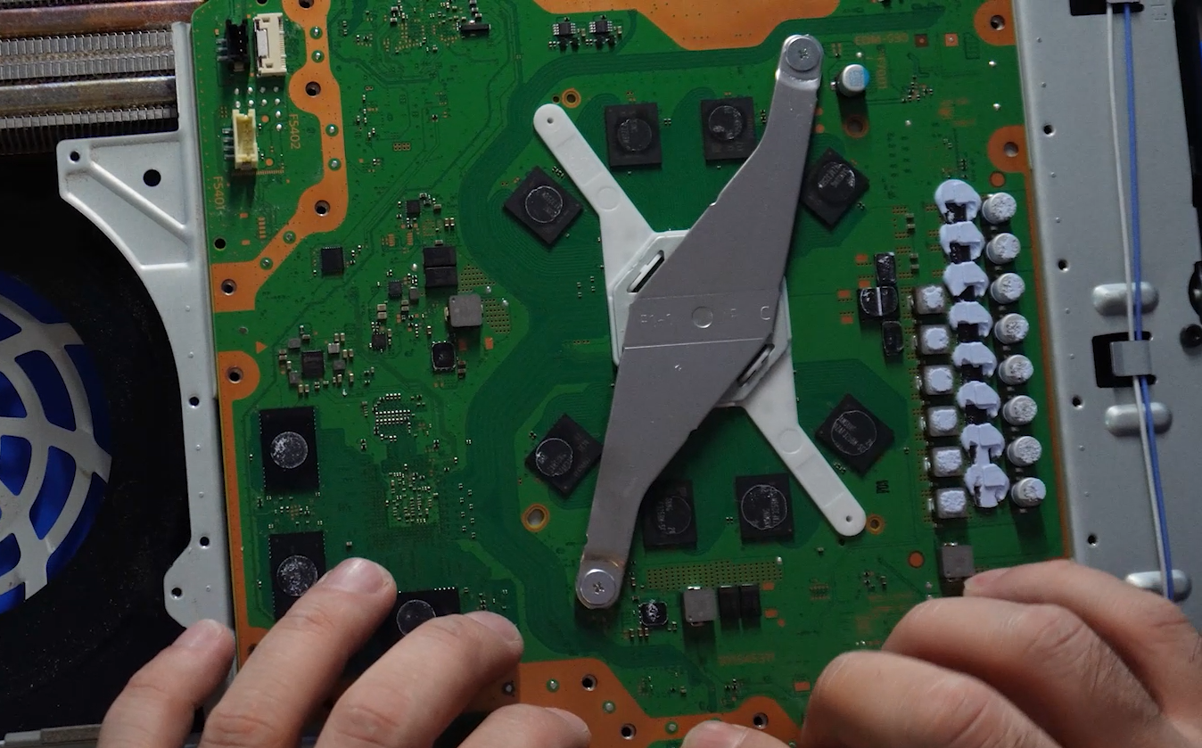 PS5 - Desmontagem e Montagem