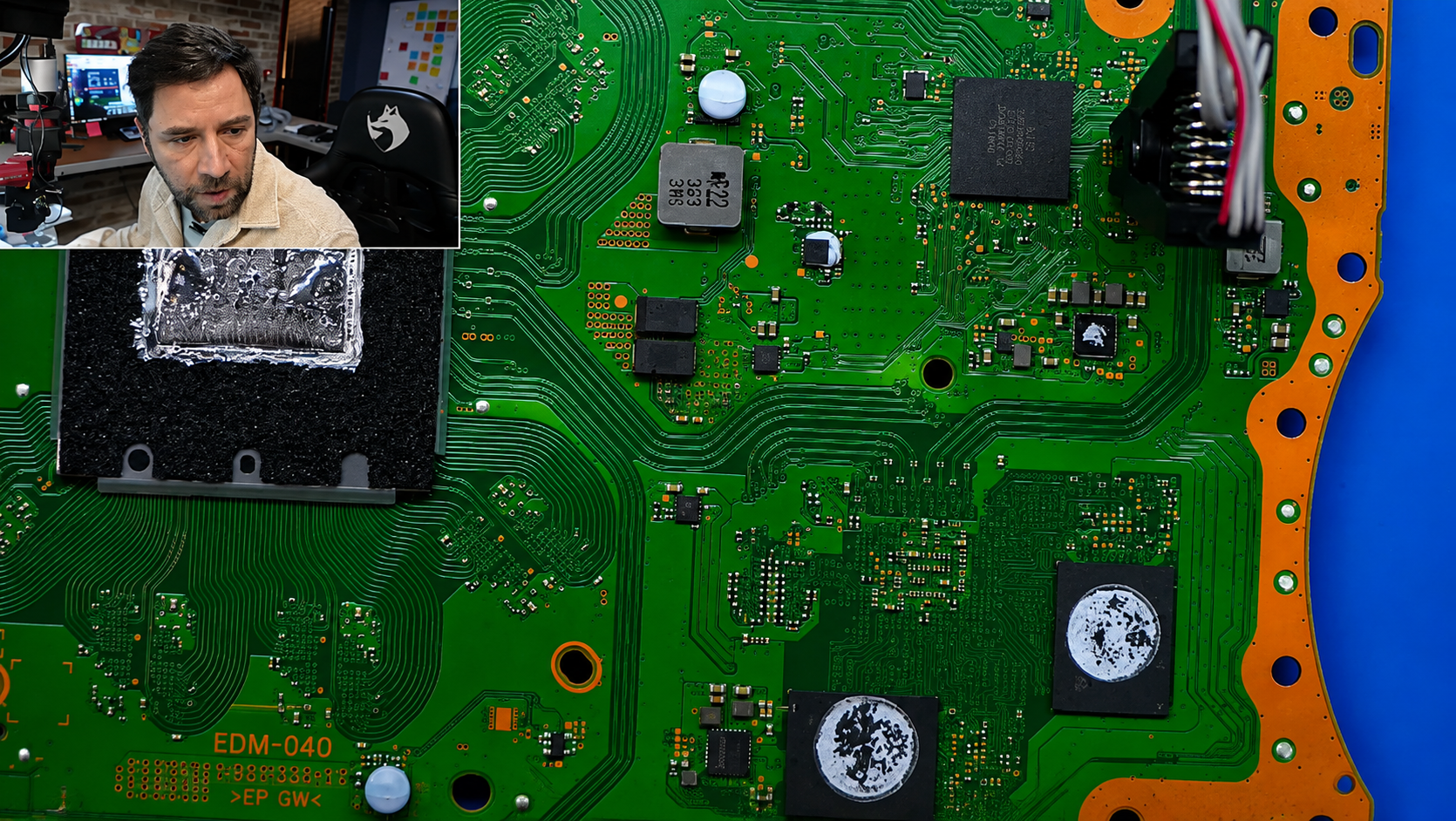 PS5 Slim - 3 Bipes ao Conectar na Tomada e Console Não Liga