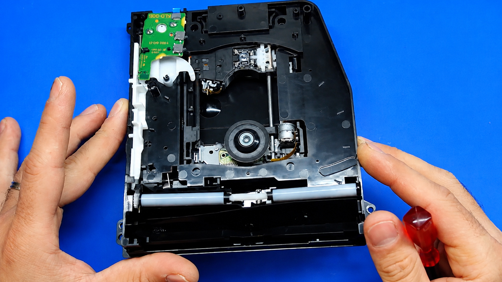 PS4 - Análise e Reparo do Mecanismo do Drive