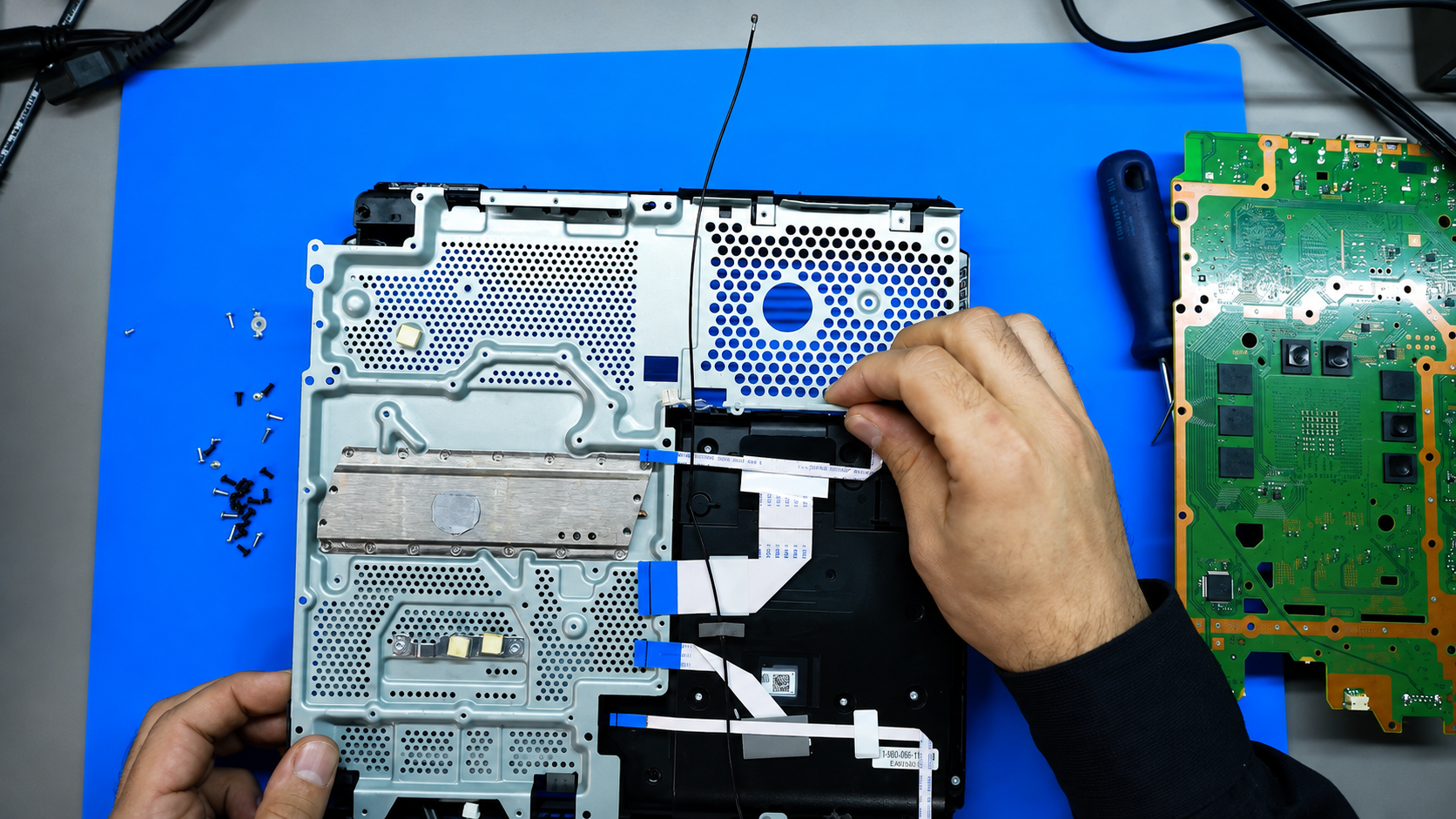 PS4 SLIM - Desmontagem e Montagem