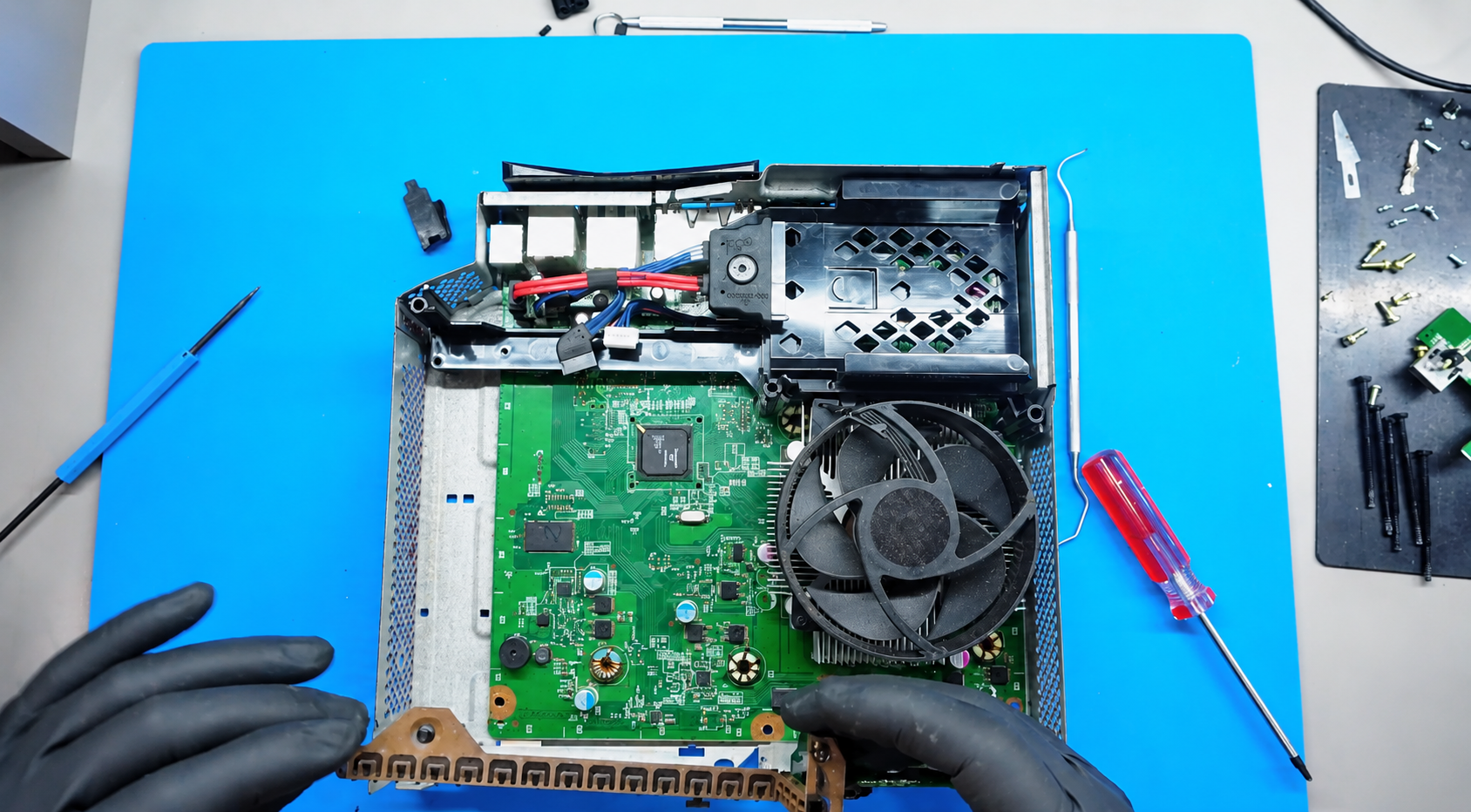 Xbox 360 SLIM - Desmontagem e Montagem
