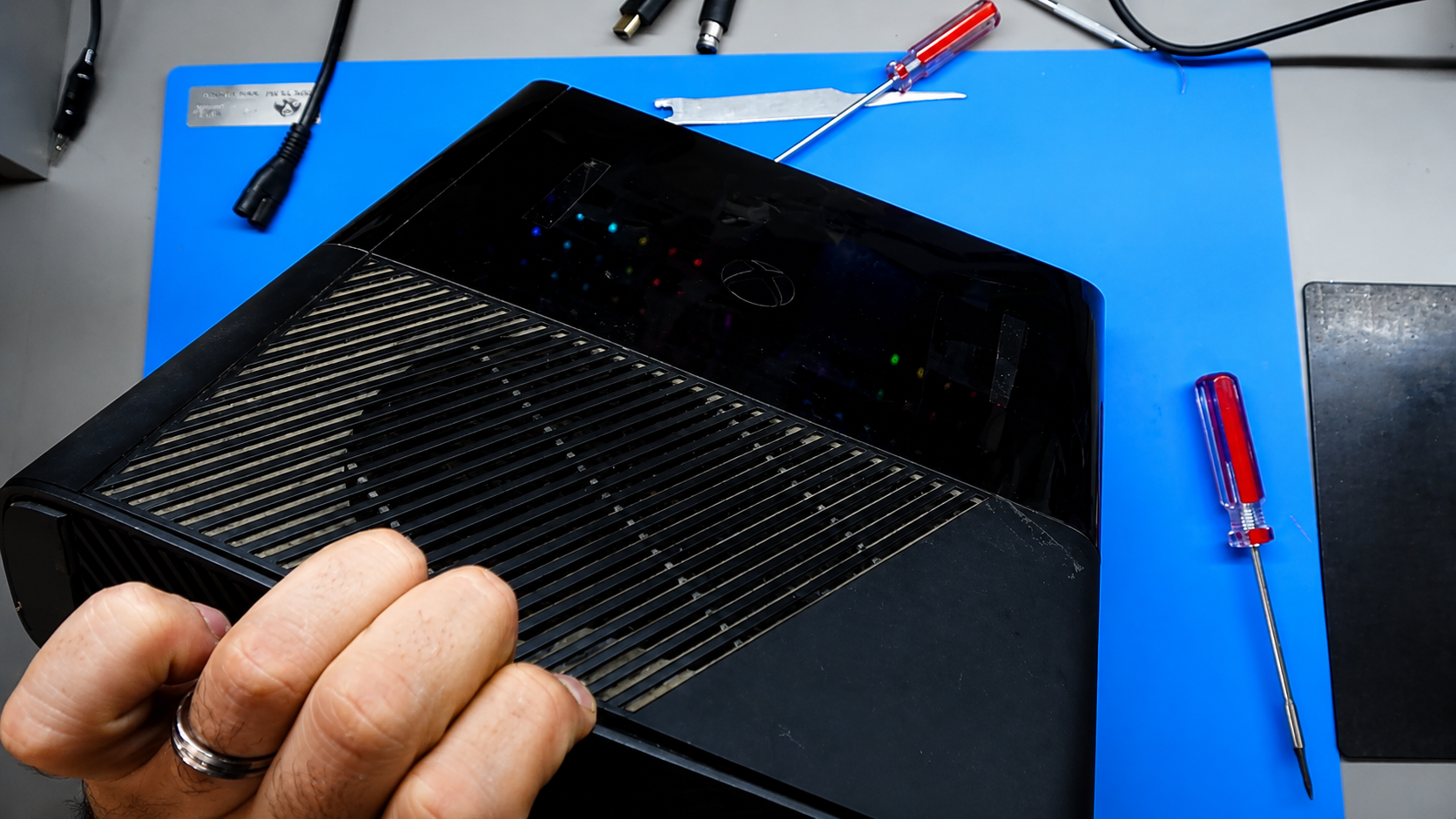 Xbox 360 SUPER SLIM - Desmontagem e Montagem